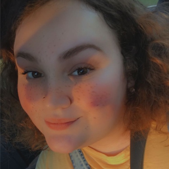 Meet your Posher, Carmen - Picture 1 of 1